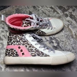🐆 Leopard Print Mid Sneaker Size 9 in women